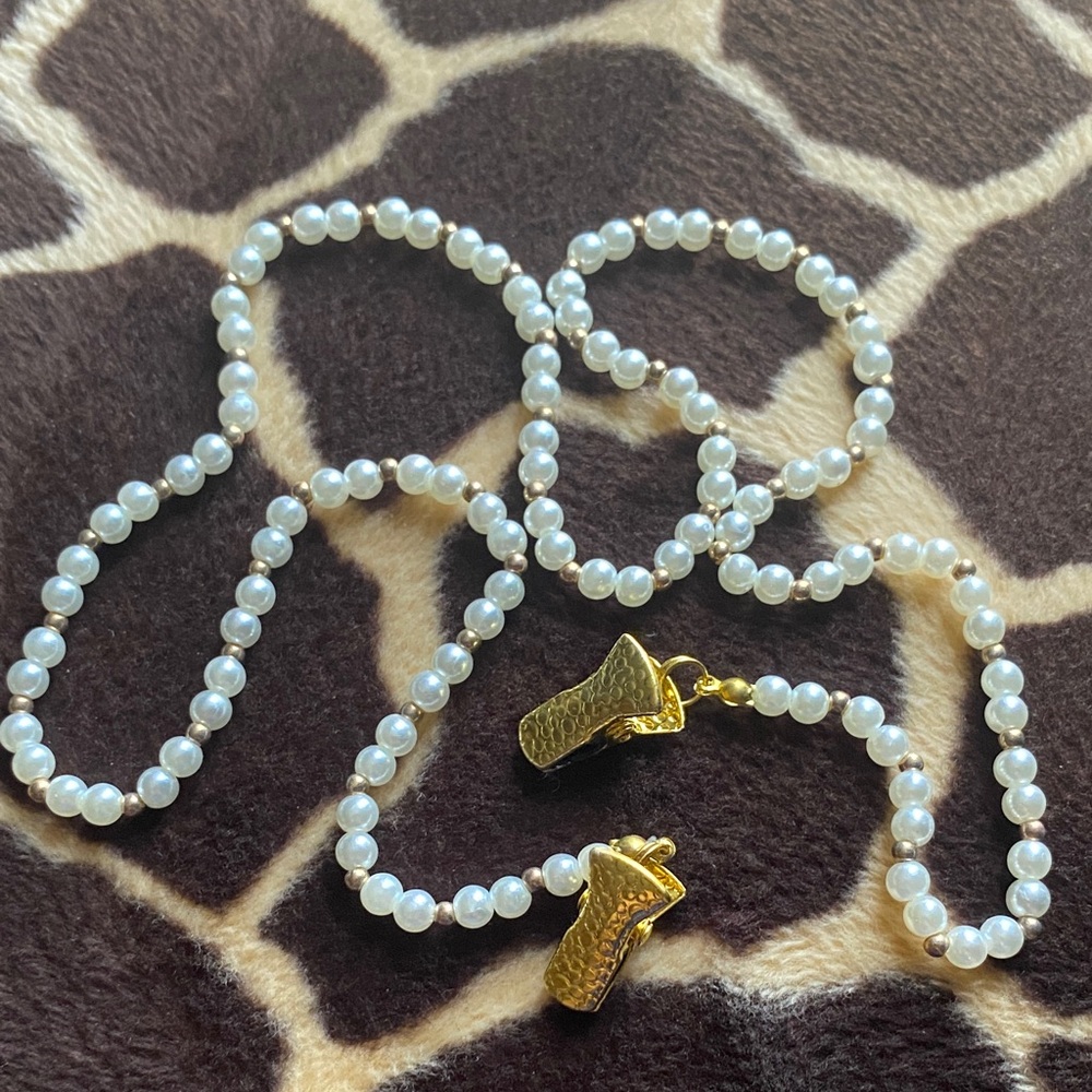 Vintage 90’s Faux Pearl Eyeglass Chain With Gold Tone Accents
